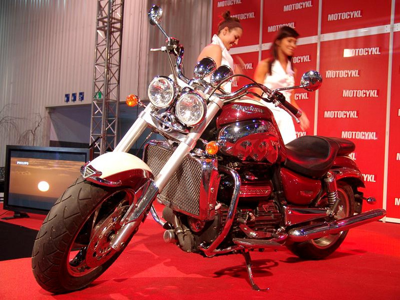 MOTOCYKL-EXPO 2007: cudowne maszyny i piękne dziewczyny (fotogaleria)