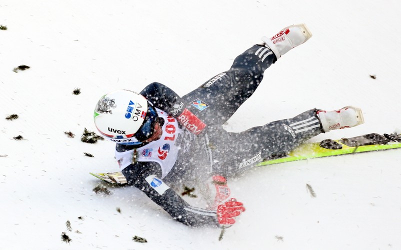 Tragiczny upadek Andersa Bardala na skoczni w Wiśle Malince