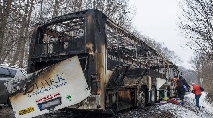 A Mátrában februárban égett porrá egy járat /Fotó: MTI - Komka Péter