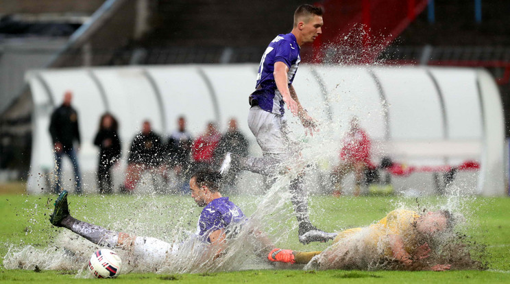 Elképesztő körülmények között csapott
össze az Újpest és 
a Honvéd a Fáy utcában /Fotó: Pozsonyi Zita