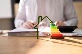 Mrożenie cen energii i gazu możliwe również w 2024 r.? Jest projekt ustawy