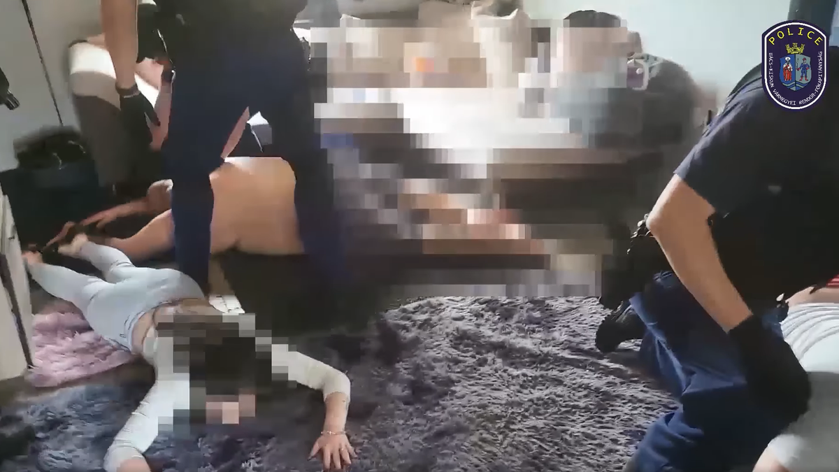 Pszichoaktív anyaggal akarták elárasztani Kecskemétet: videón, ahogy elintézik a dílereket a zsaruk