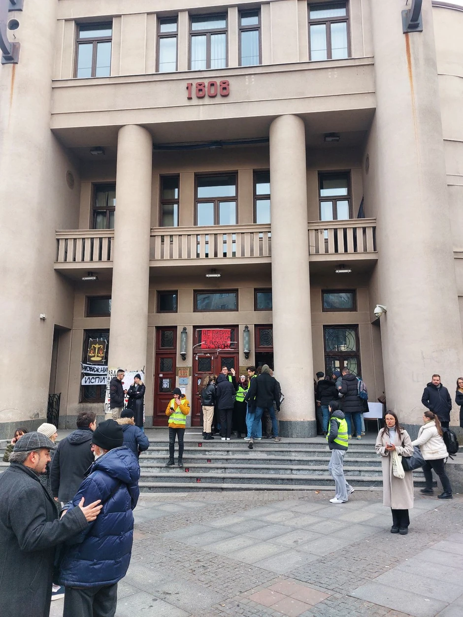 Blokada saobračaja kod Pravnog fakulteta