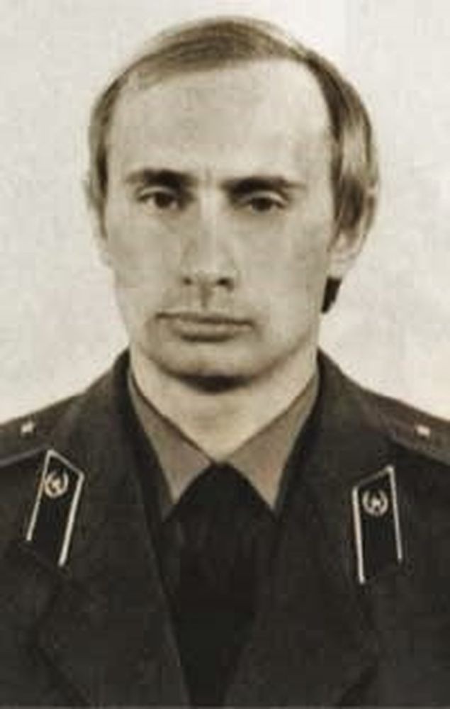 Władimir Putin w mundurze KGB