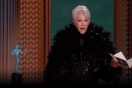 "ON ME JE ZARAZIO KORONOM", Džejmi Li Kertis izašla na scenu i UPERILA PRSTOM U OVOG GLUMCA: Ljudi u ŠOKU, on izustio samo 2 reči, ŠOK NA DODELI SAG NAGRADA