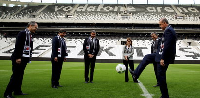 Otworzyli stadion. Policja potraktowała dzieci gazem! ZDJĘCIA