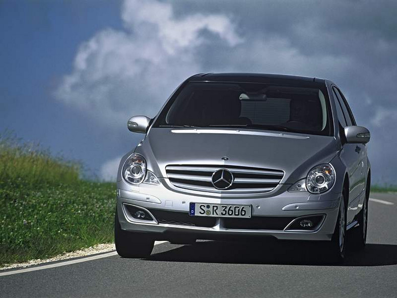 Mercedes-Benz R: dwa nowe modele i podwyższenie komfortu
