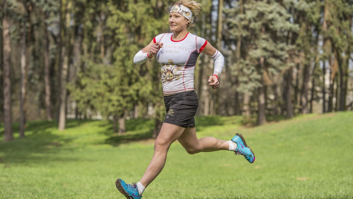 Blisko 1000 kilometrów przebiegnie w tym roku podczas samych zawodów Ewa Majer (Solgar Polska), czołowa polska biegaczka w wyścigach ultra. Cały ten dystans pokona w górach, często w niezwykle trudnych warunkach. Suma podbiegów, czyli odcinków pokonywanych pod górę jest większa od czterokrotności wysokości najwyższego szczytu ziemi, a więc Mount Everest.