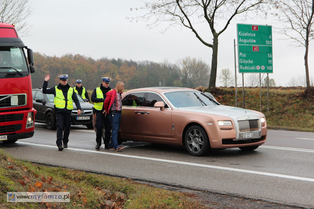 Różowy rolls-royce z Dubaju uciekał przed polską policją [MAMY ZDJĘCIA]