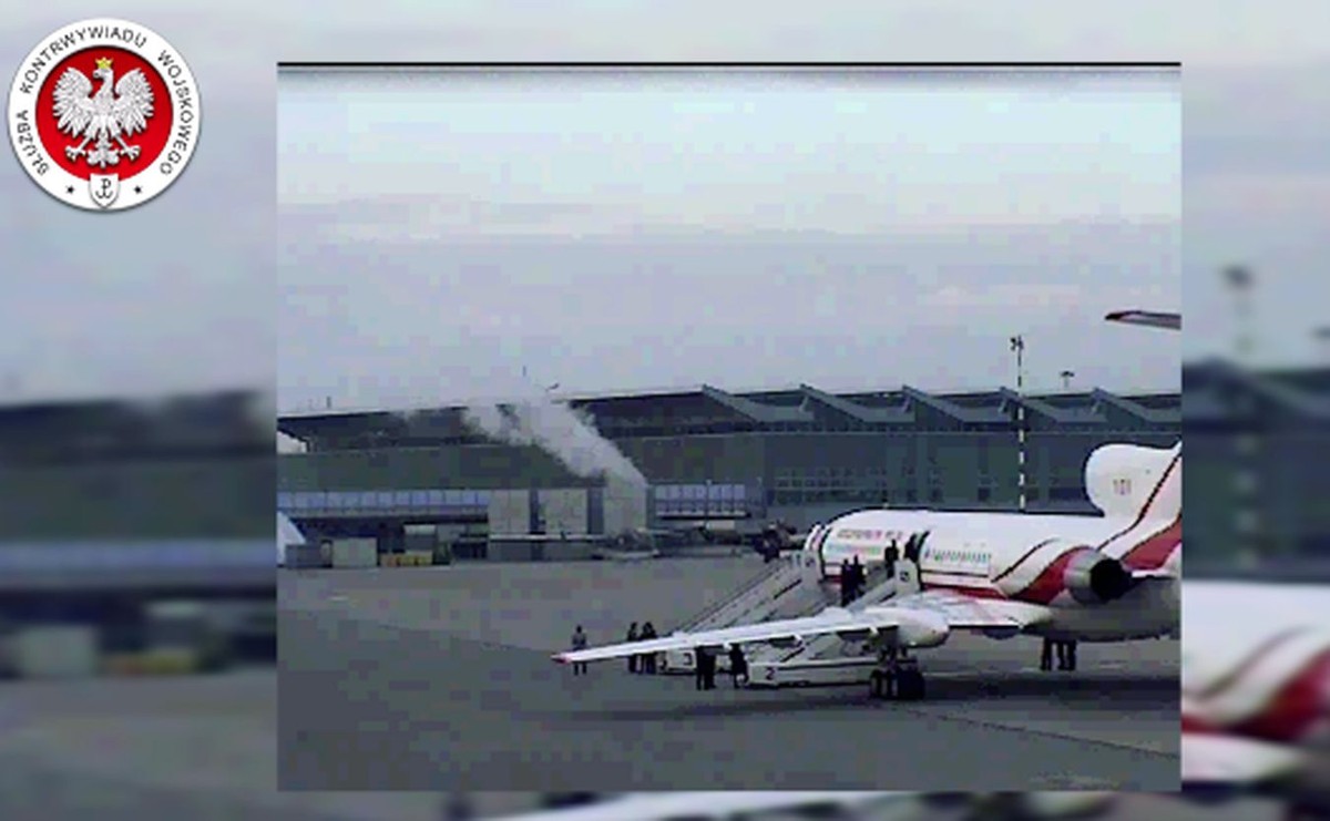 Kadr z nagrania opublikowanego przez SKW - wylot tupolewa do Smoleńska