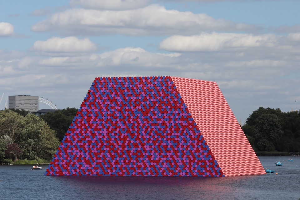 Najnowsza instalacja Christo - "The London Mastaba"