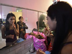 Lekcja tolerancji: wybory Miss Trans w Indiach oficjalnie i zza kulis. FOTO