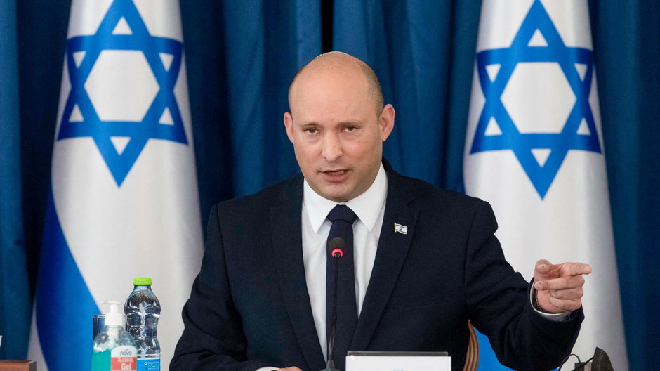 Naftali Bennett, szef izraelskiego rządu, podczas konferencji prasowej