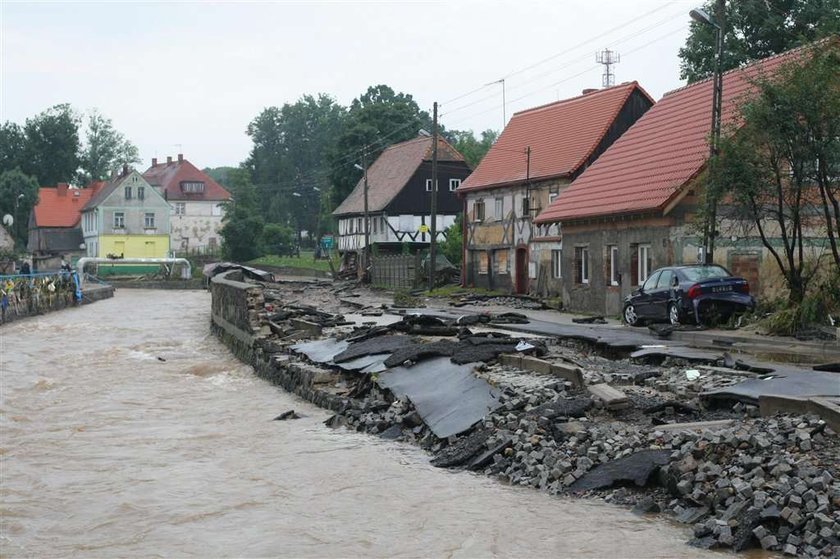 Po wodzie zostały ruiny. Szokujące FOTO z Bogatyni!