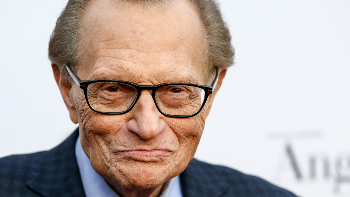 Według portalu TMZ Larry King miał zawał serca w czwartek, 25 kwietnia. Prezenter telewizyjny doznał nagłego zatrzymania krążenia, kiedy przygotowywał się do pójścia do szpitala.