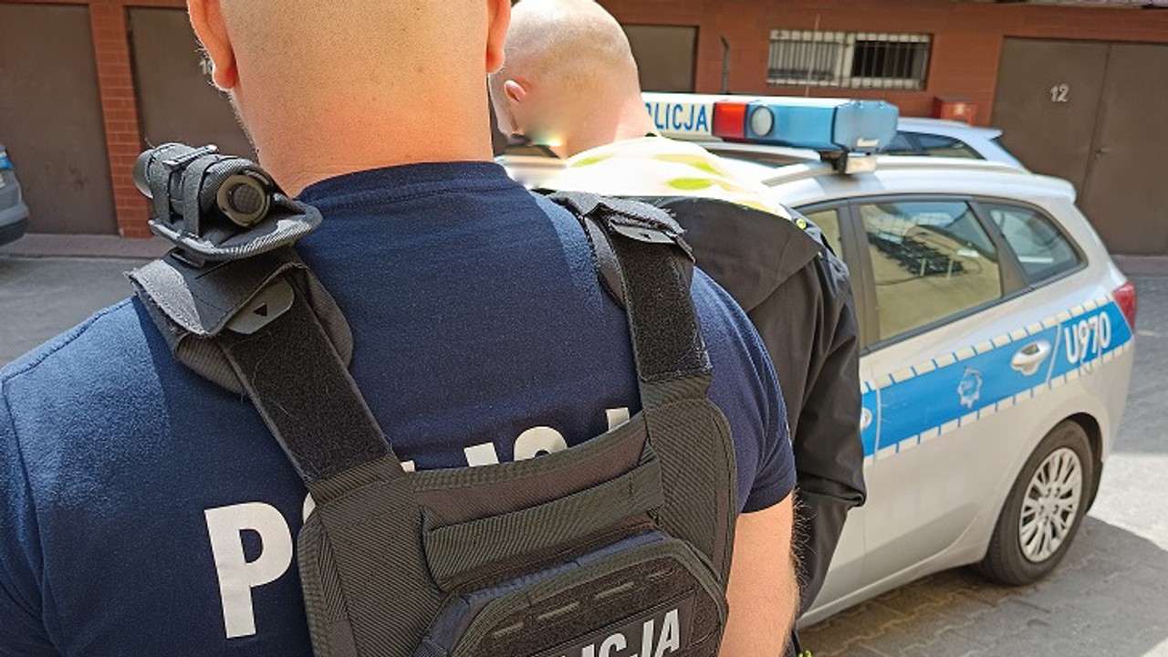 Przyprowadził do szpitala ranną 82-latkę. Chwilę później zatrzymała go policja