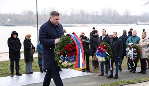 Nikola Nikodijević položio je venac na spomenik "Menora u plamenu” na Dunavskom keju