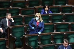 Koronawirus w Polsce. W trybie ad hoc: Budzimy się na kilka dni przed rozlaniem się epidemii i robimy wszystko na hurra