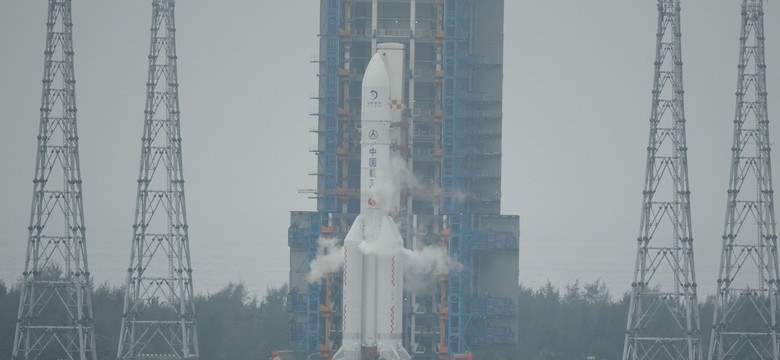 Chińczycy wystrzelili sondę kosmiczną. Wyląduje na niewidocznej stronie Księżyca