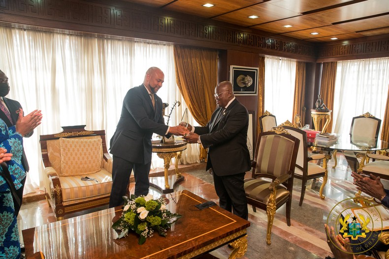 Nana Addo receives 'Lifetime Achievement Award'