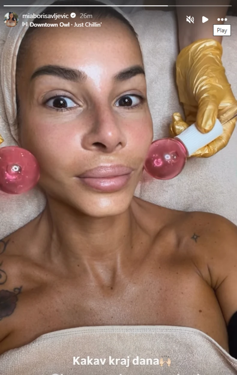 Mia Borisavljević bez šminke