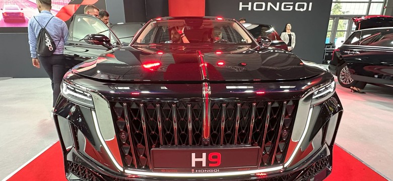 Hongqi już w Polsce. Jakie ceny i silniki? Oto najtańszy SUV i największy sedan