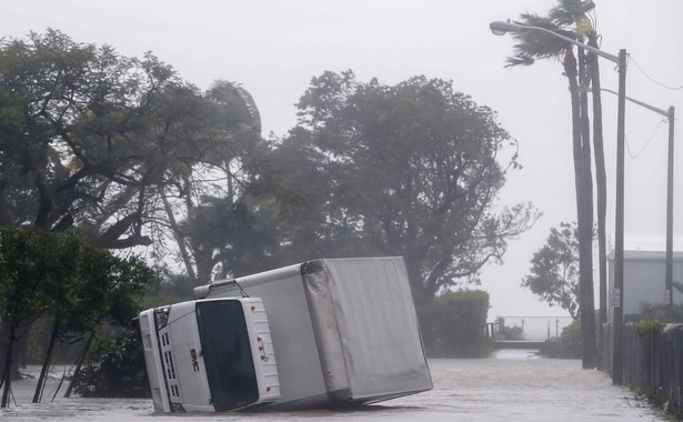 Irma słabnie. Prezydent Trump ogłosił na Florydzie stan klęski żywiołowej