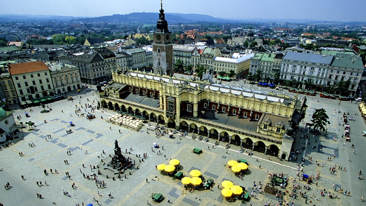 Po przypadkach agresywnych zachowań pacjentów wobec ratowników medycznych Straż Miejska w Krakowie prowadzi szkolenia dla pracowników pogotowia, jak radzić sobie w takich sytuacjach.