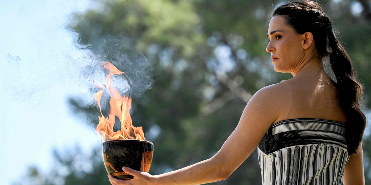 W greckiej Olimpii, kolebce starożytnych igrzysk, wzniecono ogień olimpijski.