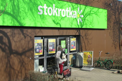 Sklep Stokrotka w kościele. Biskup mówi dość. "Kwota niezadowalająca"