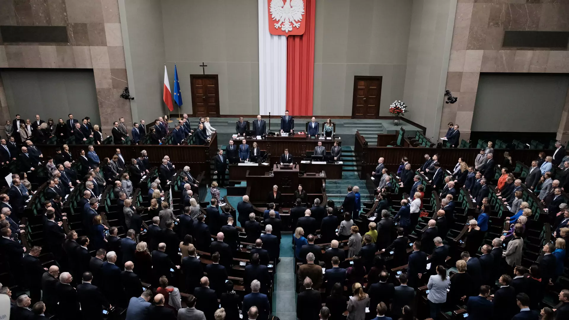 Jak Polacy oceniają nowy rząd? Zaskakujący wynik wśród wyborców PiS