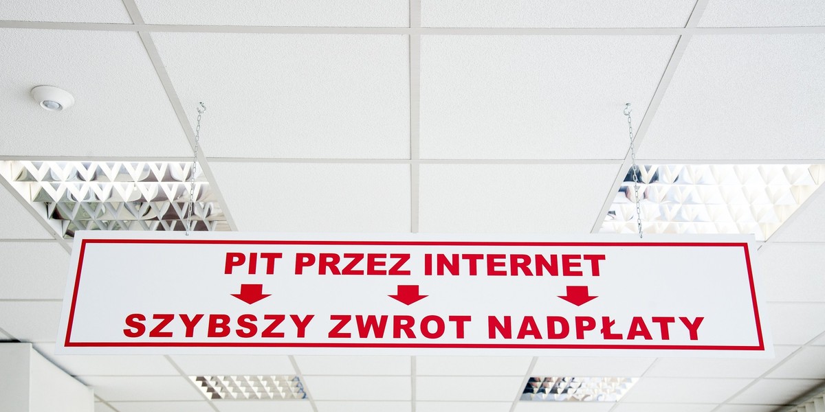 Złożenie zeznania rocznego online powoduje, że czas oczekiwania na zwrot to maksymalnie 45 dni. Sęk w tym, że fiskus takiej możliwości przedsiębiorcom nie zapewnił