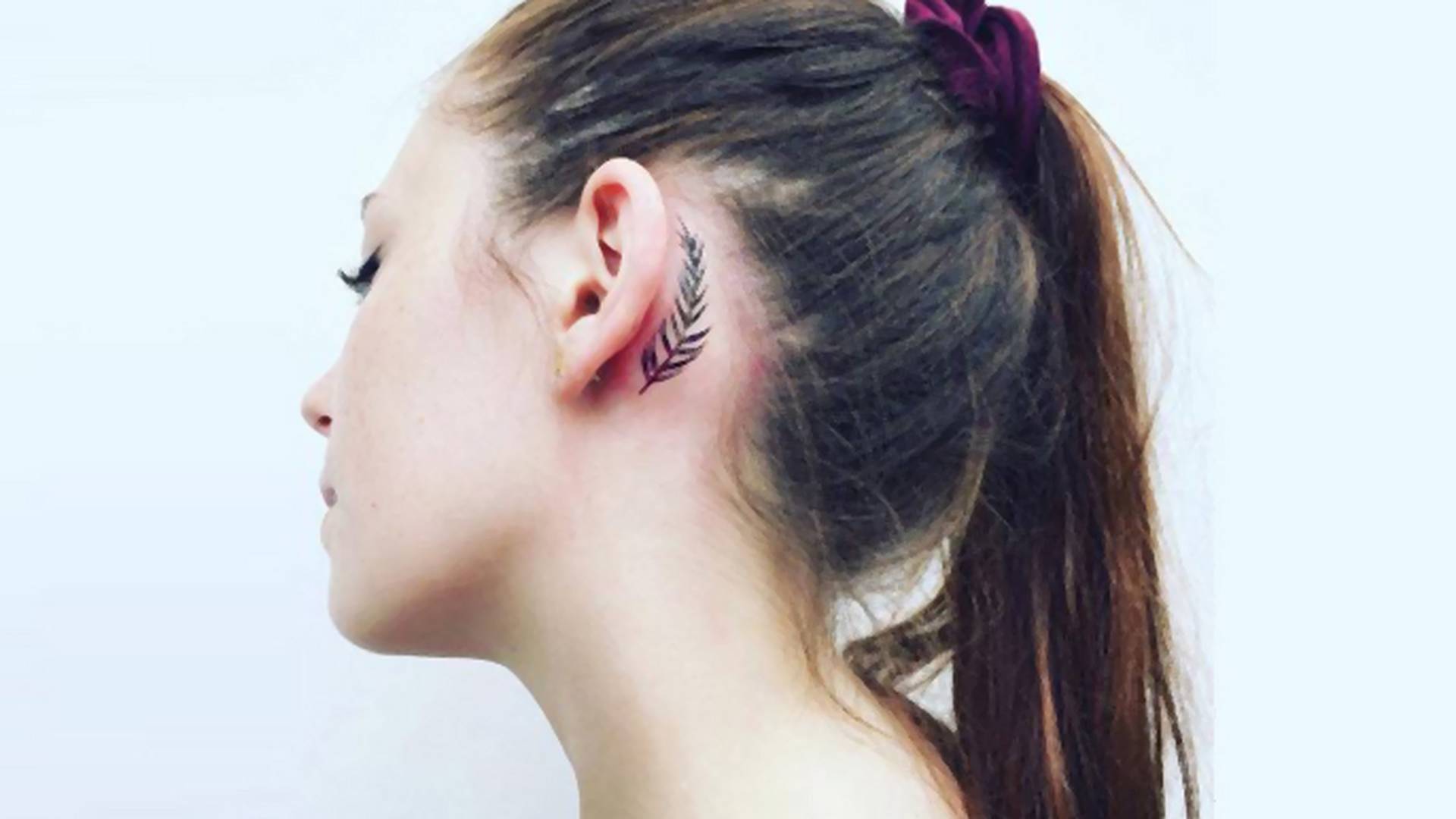 Tatuaże na ucho - dużo niebanalnych i subtelnych inspiracji