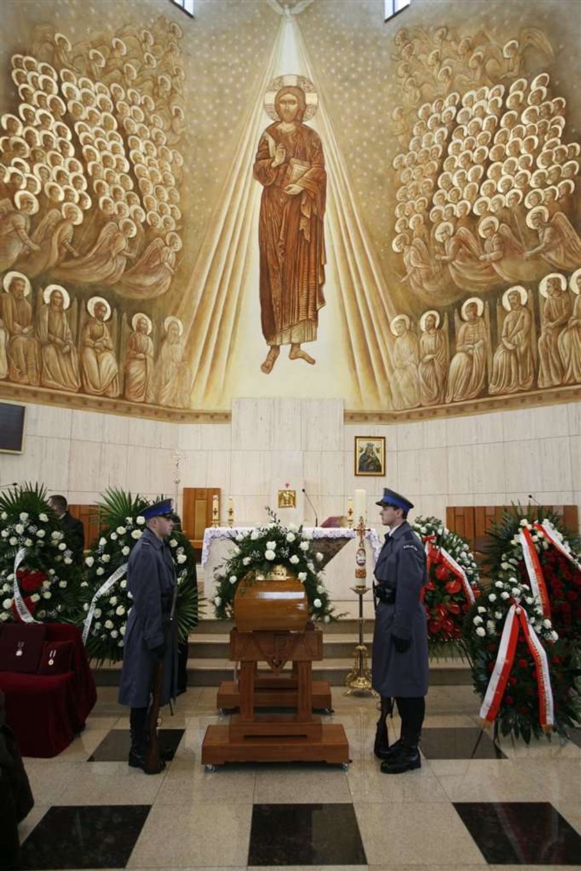 Pożegnanie policjanta bohatera. Łzy na mundurach