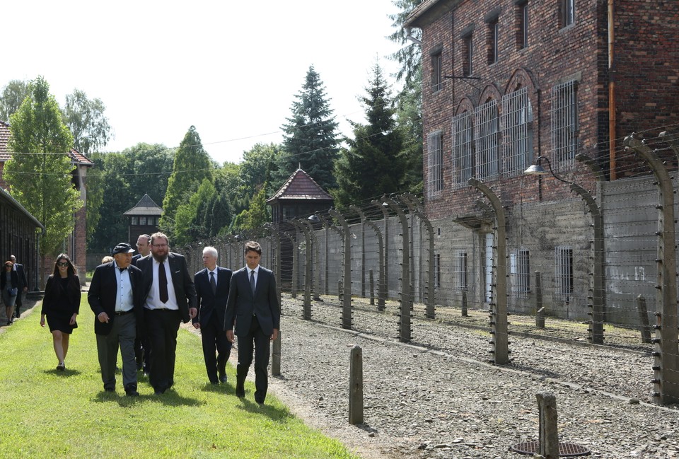 OŚWIĘCIM KL AUSCHWITZ JUSTIN TRUDEAU (Nate Leipciger, Piotr M.A. Cywiński, Justin Trudeau)