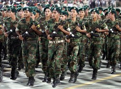 Armia przeciw Kadafiemu? Członek reżimu ujawnia