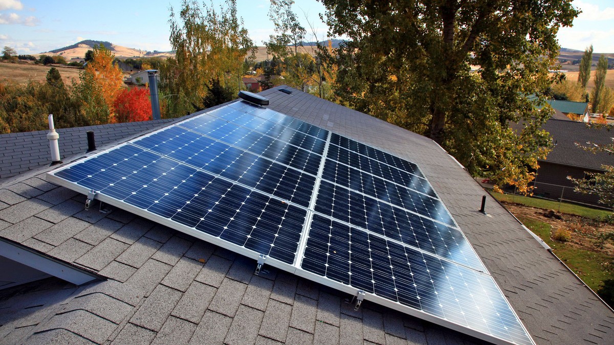 Koliko košta ugradnja solarnih panela za jedno domaćinstvo? Detaljna računica
