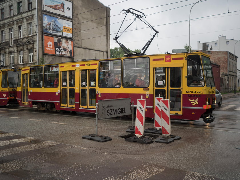 Zapadła się jezdnia