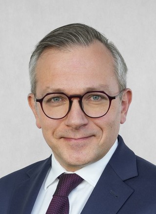 Janusz Tomczak, partner w Kancelarii Raczkowski, adwokat od 20 lat zajmujący się prawem karnym gospodarczym, współprzewodniczący komitetu karnego International Bar Association, szef grupy eksperckiej ds. postępowań wewnętrznych Ius Laboris.