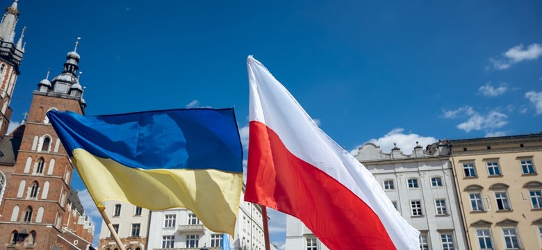 Pod czyimi skrzydłami najbezpieczniej? Oto, którą partię wskazali Polacy. SONDAŻ