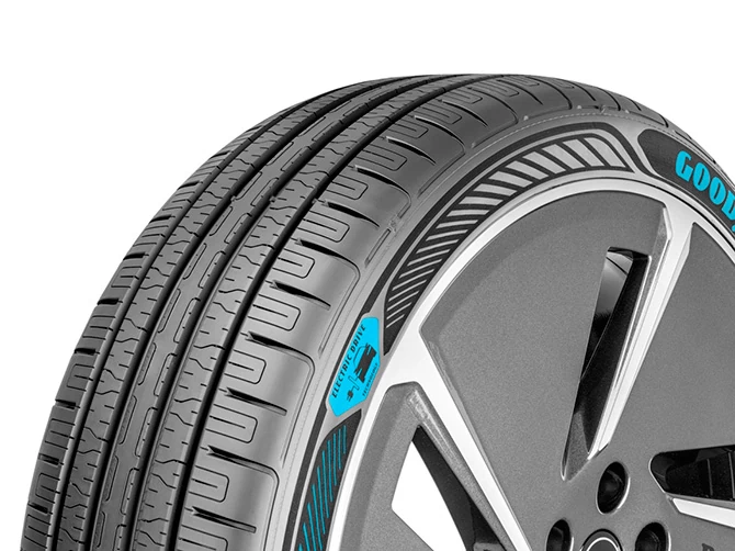 Goodyear EfficientGrip Performance z technologią Electric Drive