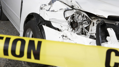 Nagy baleset történt: árokba borult egy autó Fejér megyében