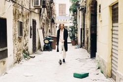 Warhous zapowiada nowy krążek "Ha Ha Heartbreak". Posłuchaj "Desire"