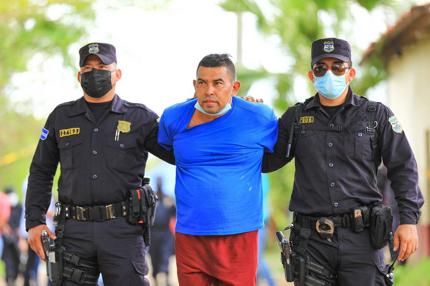 Salwador. Zwłoki 40 osób za domem policjanta