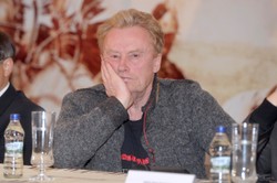 Olbrychski: Kaczyński bardziej podzielił Polskę niż stan wojenny