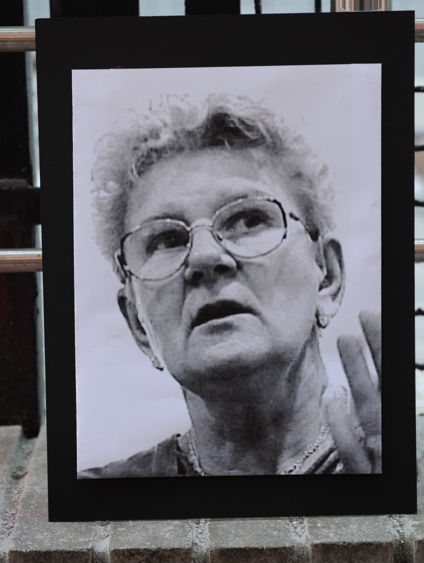 She impersonated Jolanta Brzeska's granddaughter. Now I'm sorry
