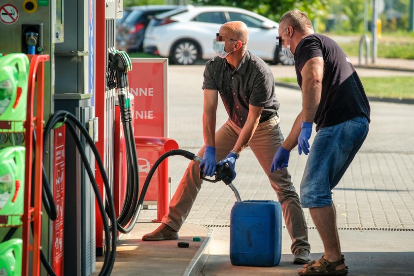 Skandal w Zabrzu! Z karetki zrobili cysternę