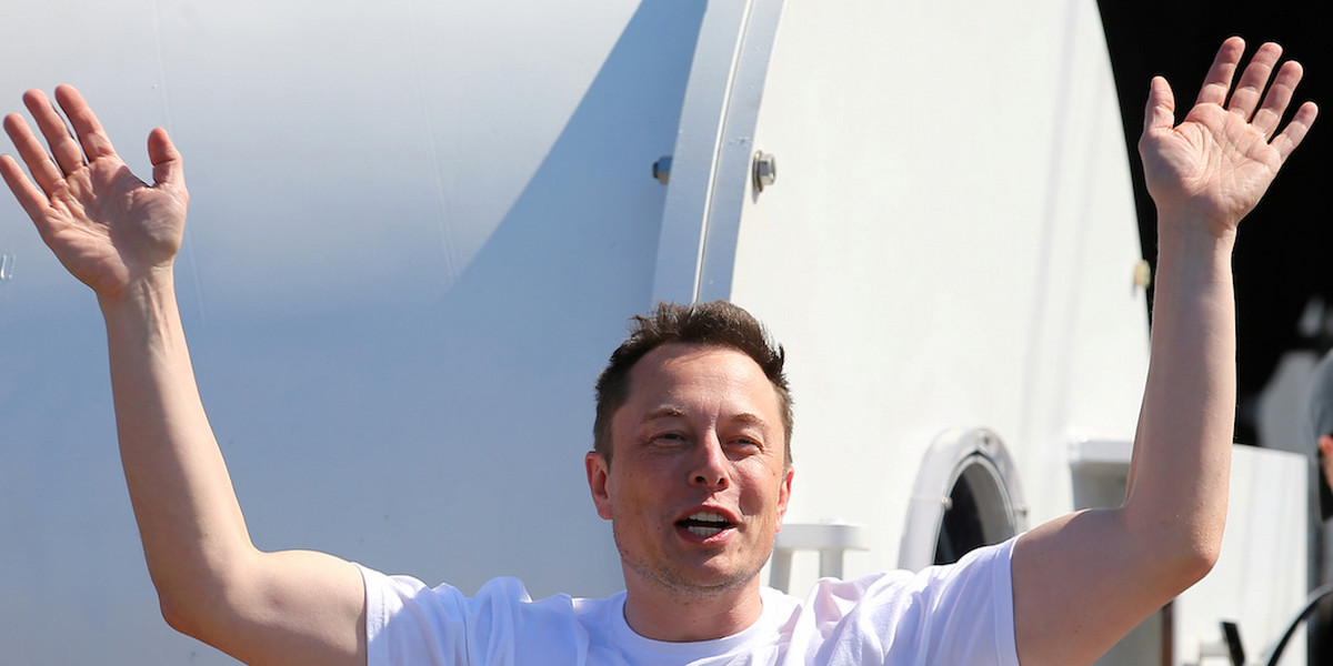 Tesla's Hyperloop pod just set a speed record of 220 mph