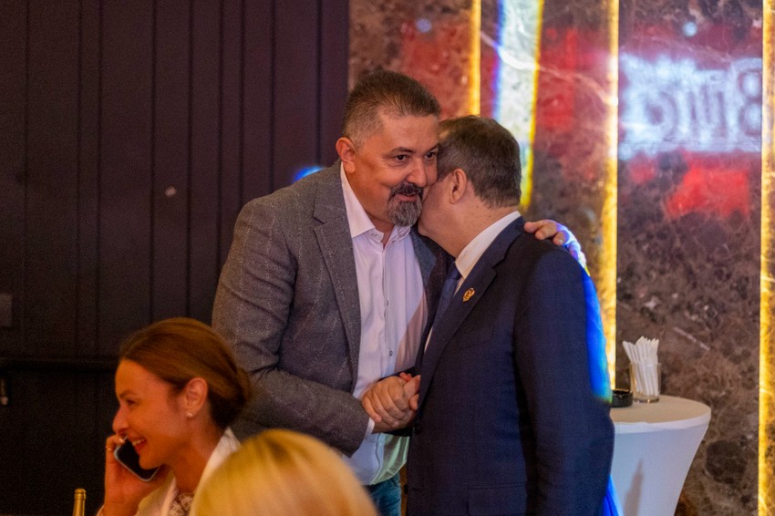 Saša Milovanović, direktor Srpskog telegrafa sa Ivicom Dačićem