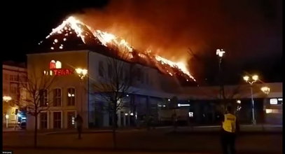 Dramatyczna noc w Ełku. Wielki pożar galerii handlowej [ZDJĘCIA]